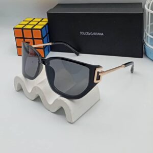 Dolce & Gabbana Oversized Square Sunglasses – Luxury Black Designer Frame